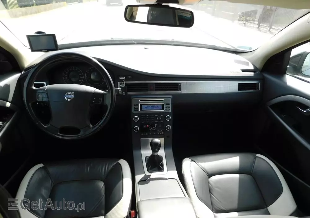 VOLVO V70 2.0 Momentum