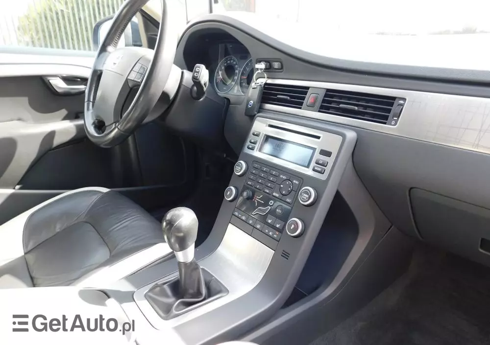 VOLVO V70 2.0 Momentum