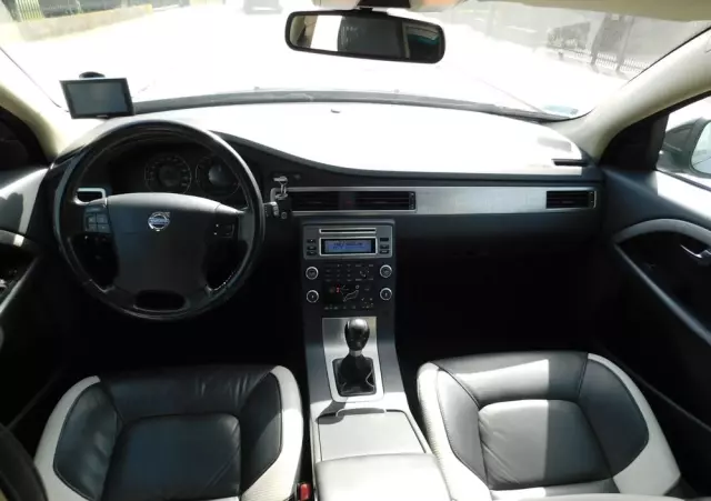 VOLVO V70 2.0 Momentum