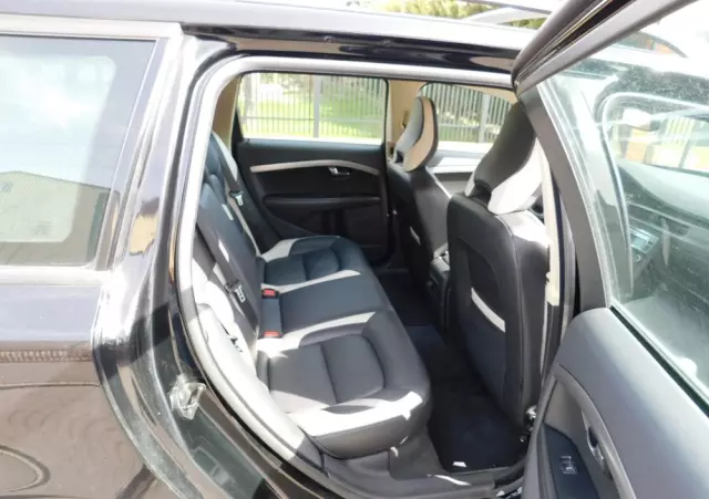 VOLVO V70 2.0 Momentum