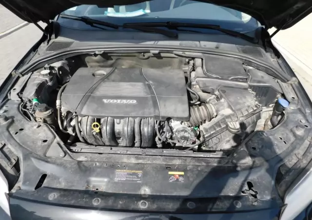 VOLVO V70 2.0 Momentum