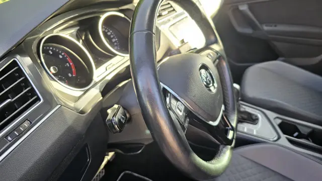VOLKSWAGEN Tiguan Comfortline DSG