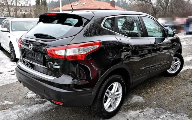 NISSAN Qashqai 1.6 DCi Black Edition EU6