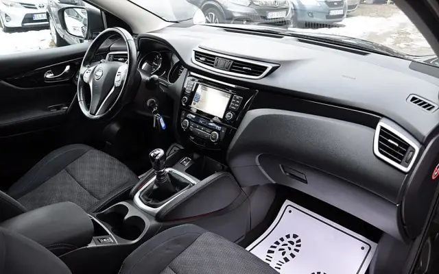 NISSAN Qashqai 1.6 DCi Black Edition EU6