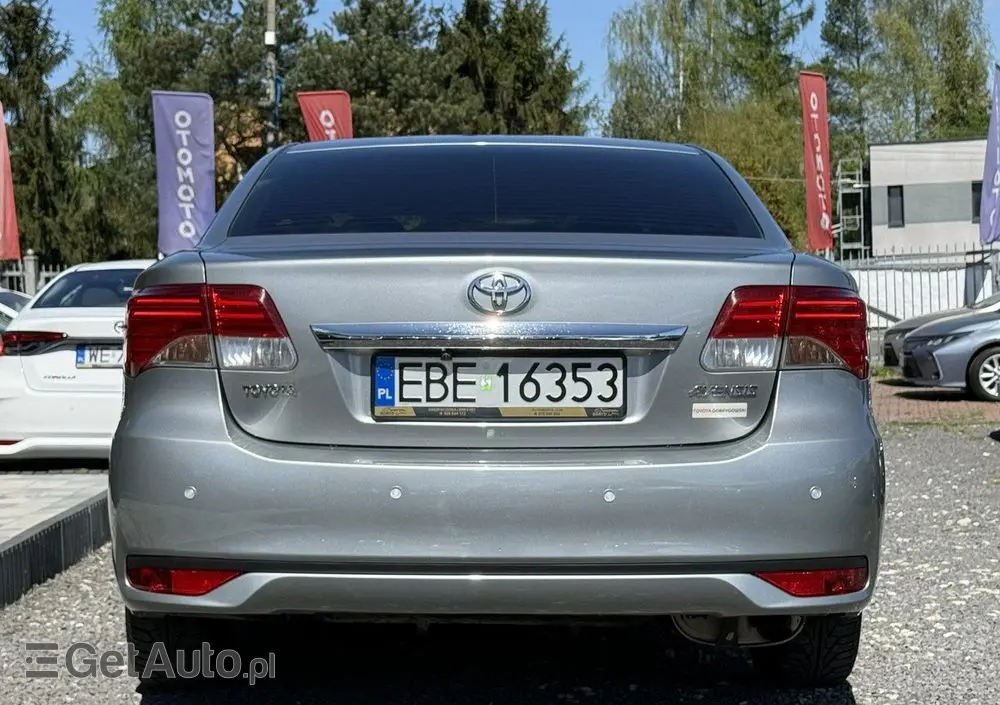 TOYOTA Avensis 1.8 Premium