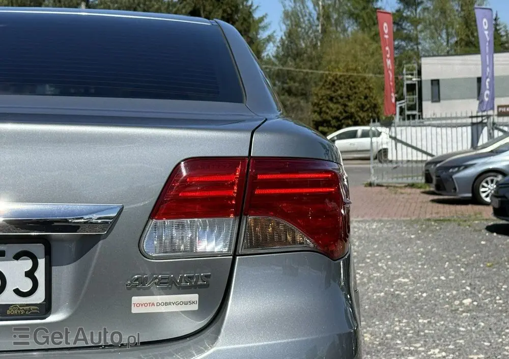 TOYOTA Avensis 1.8 Premium