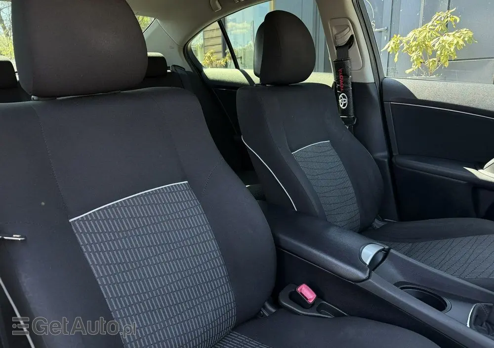 TOYOTA Avensis 1.8 Premium