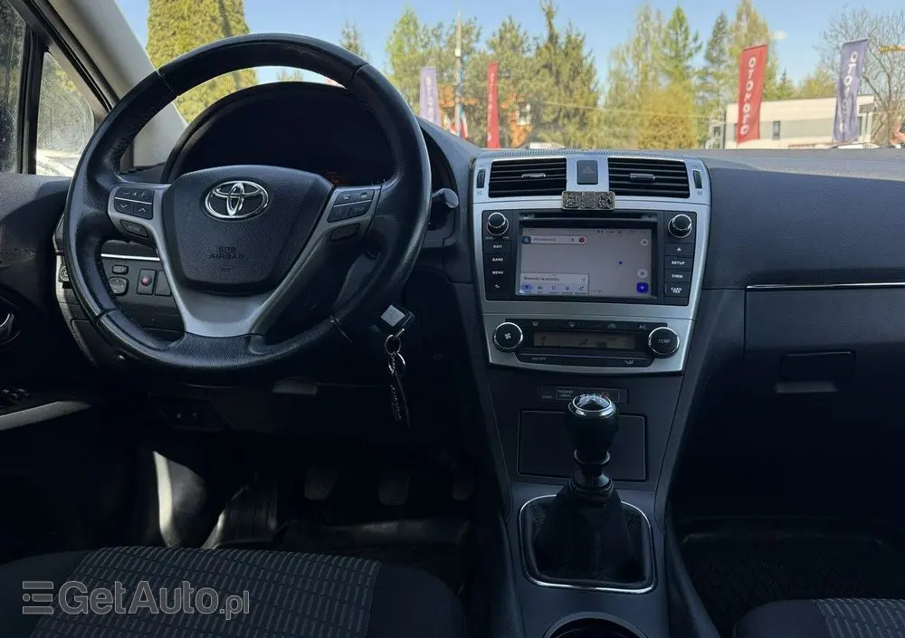 TOYOTA Avensis 1.8 Premium