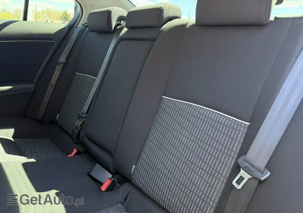 TOYOTA Avensis 1.8 Premium