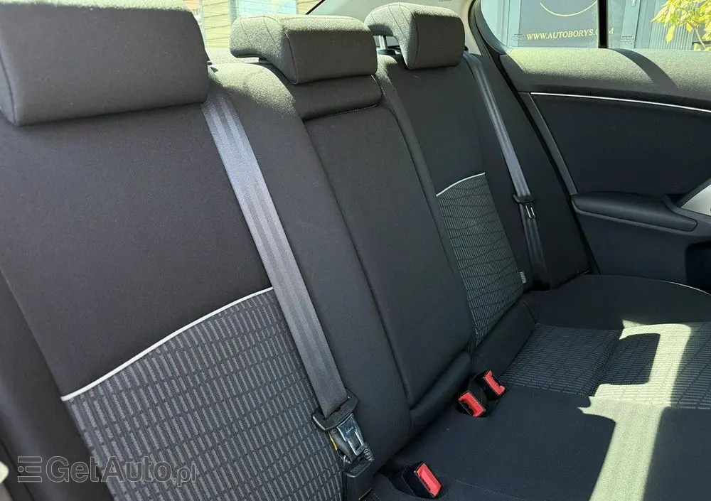 TOYOTA Avensis 1.8 Premium