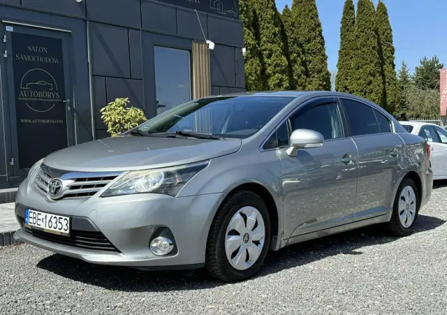 TOYOTA Avensis 1.8 Premium
