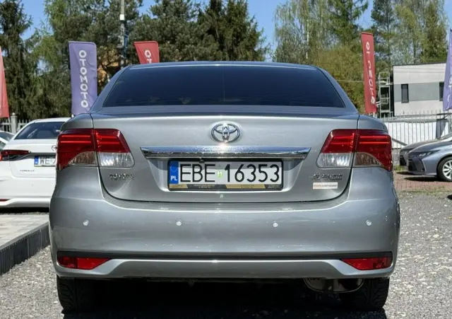 TOYOTA Avensis 1.8 Premium