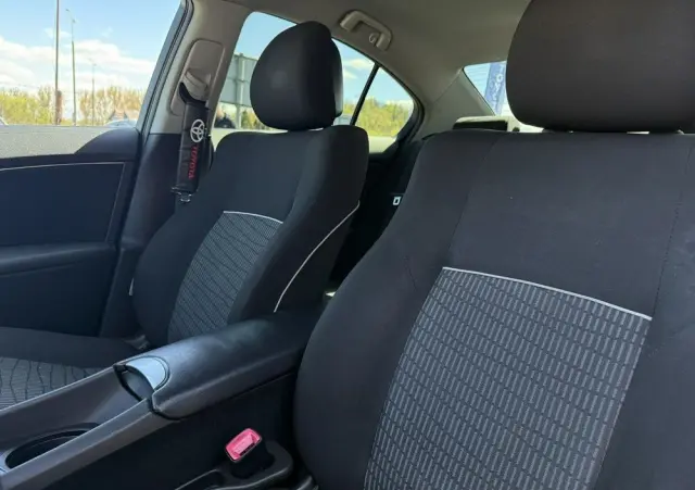 TOYOTA Avensis 1.8 Premium