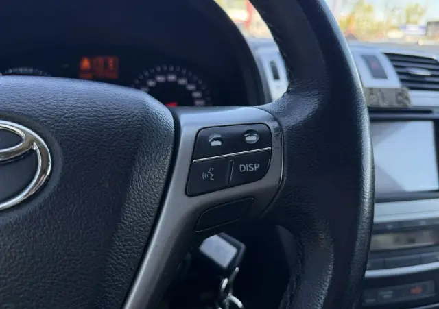 TOYOTA Avensis 1.8 Premium