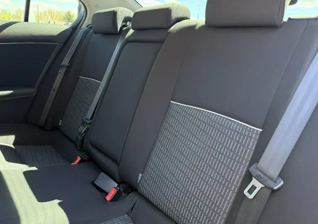 TOYOTA Avensis 1.8 Premium