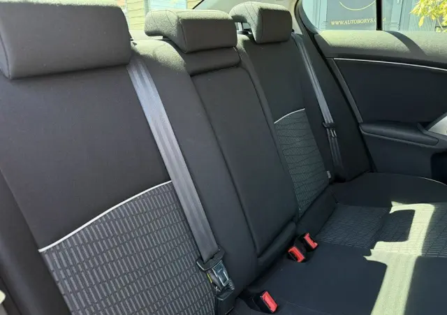 TOYOTA Avensis 1.8 Premium