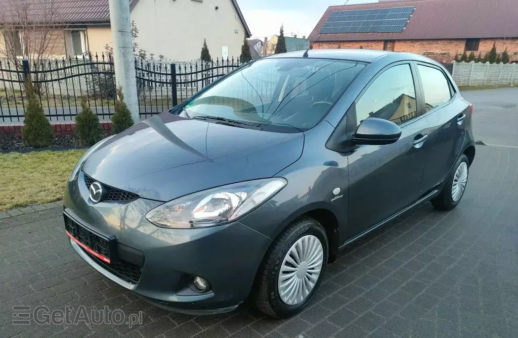 MAZDA 2 