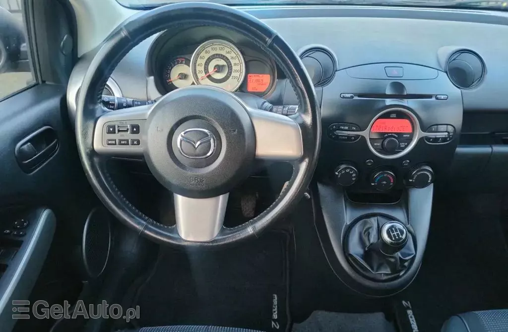 MAZDA 2 