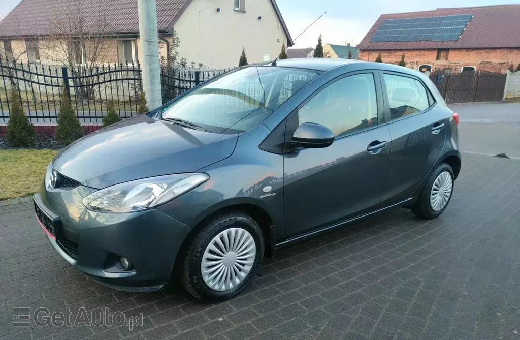 MAZDA 2 