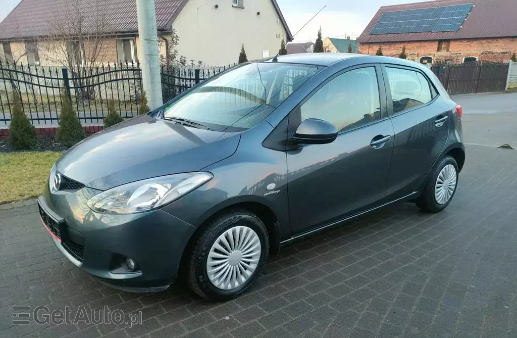 MAZDA 2 