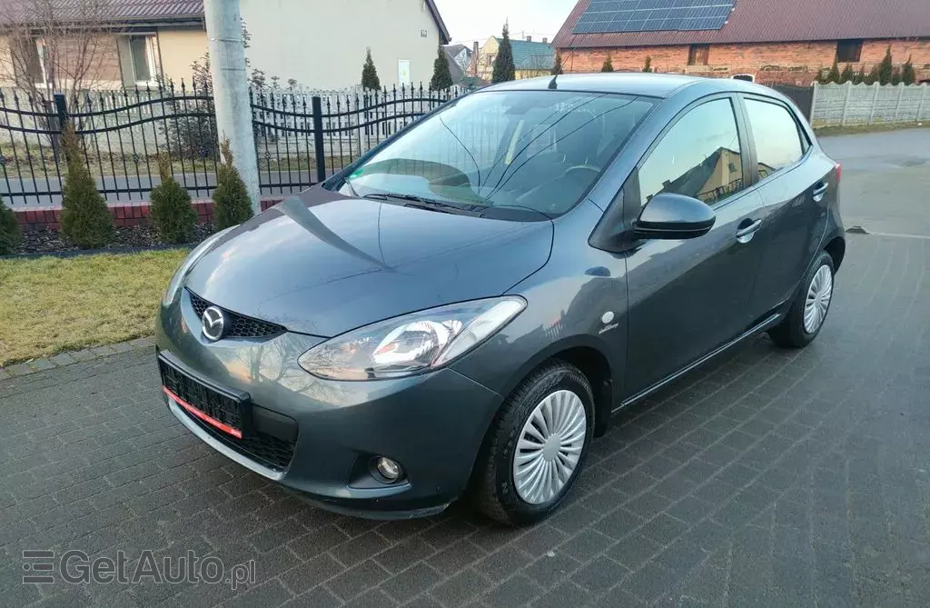 MAZDA 2 