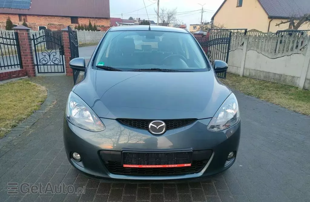 MAZDA 2 