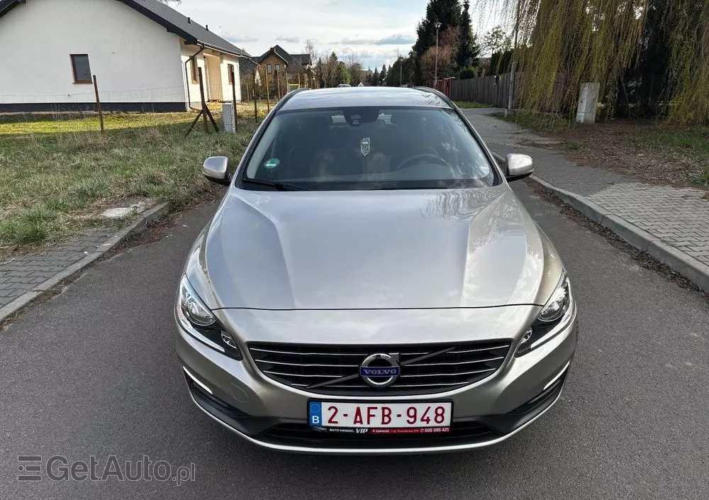 VOLVO V60 D2 Momentum