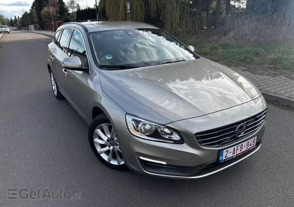 VOLVO V60 D2 Momentum