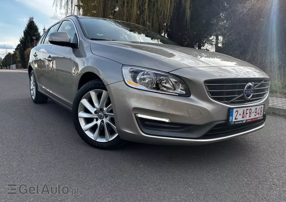 VOLVO V60 D2 Momentum