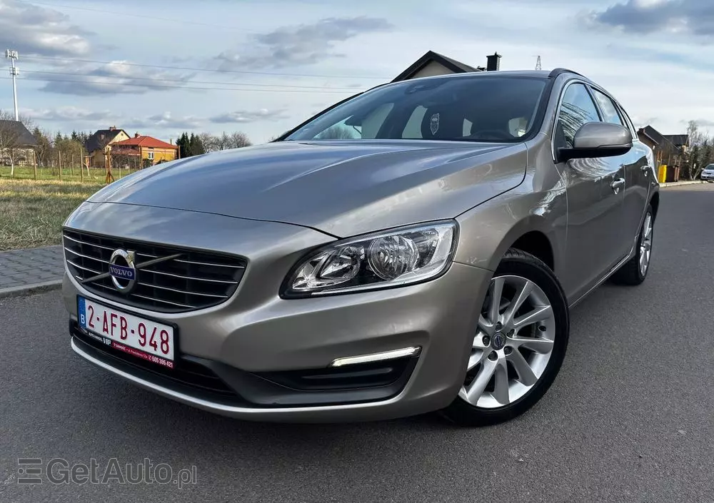 VOLVO V60 D2 Momentum