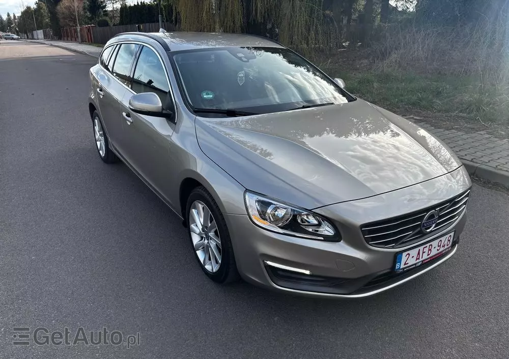 VOLVO V60 D2 Momentum