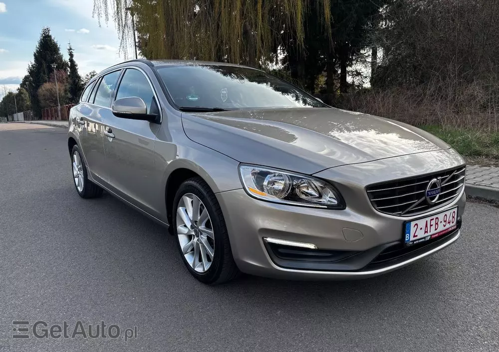 VOLVO V60 D2 Momentum