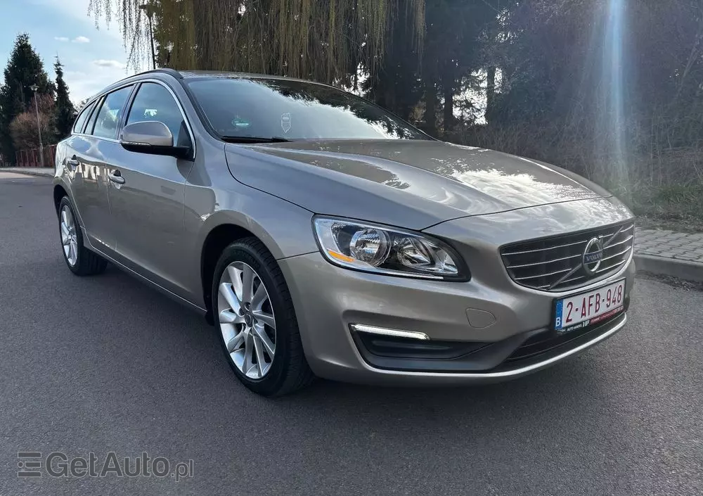 VOLVO V60 D2 Momentum