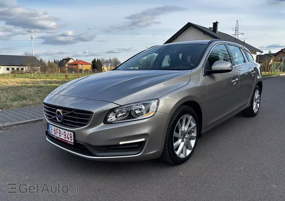VOLVO V60 D2 Momentum