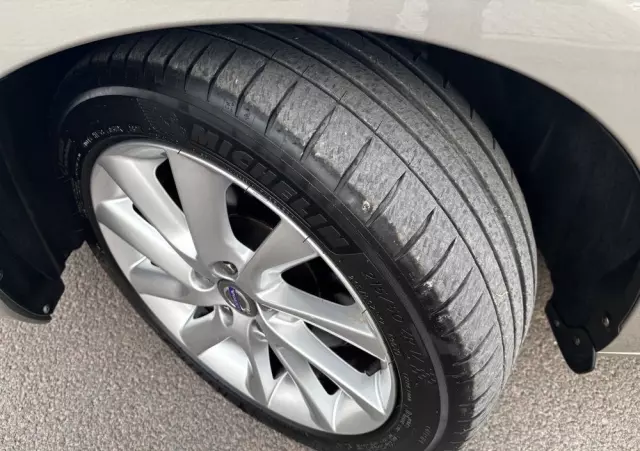 VOLVO V60 D2 Momentum