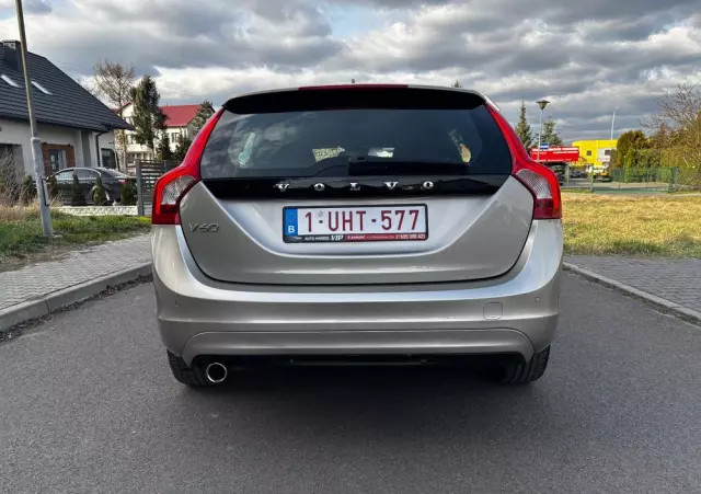 VOLVO V60 D2 Momentum