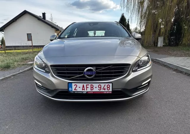 VOLVO V60 D2 Momentum