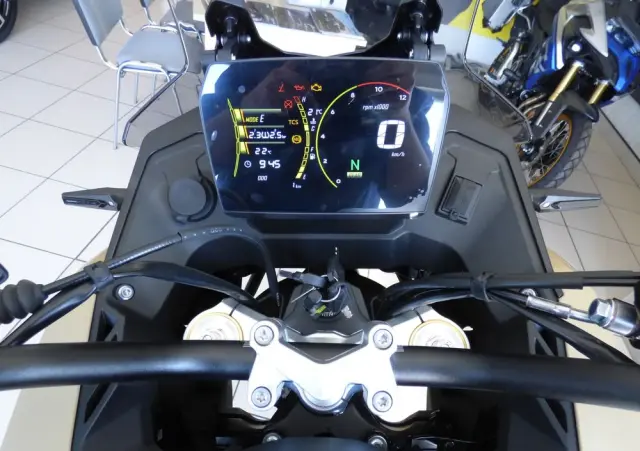 VOGE 625DSX 