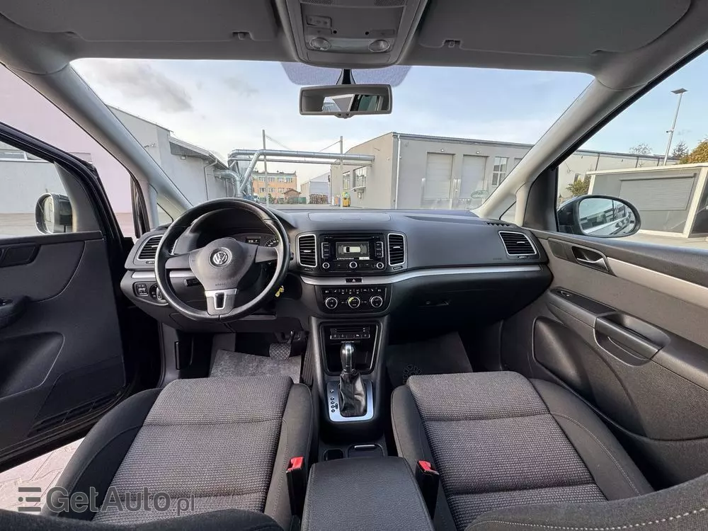 VOLKSWAGEN Sharan 
