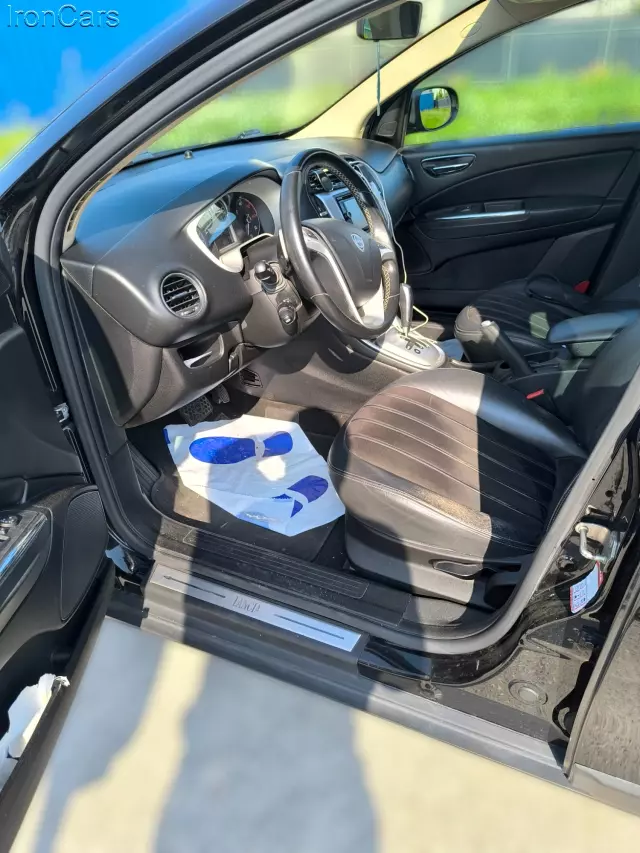 LANCIA Delta Platinum Sportronic