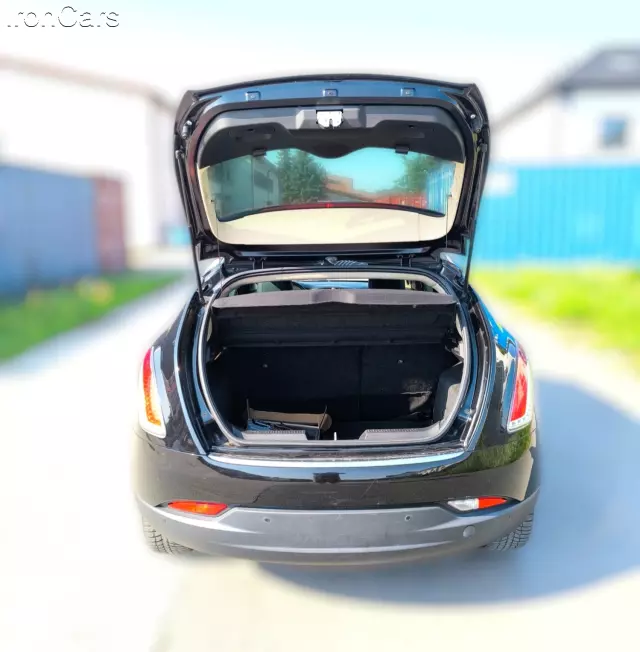 LANCIA Delta Platinum Sportronic