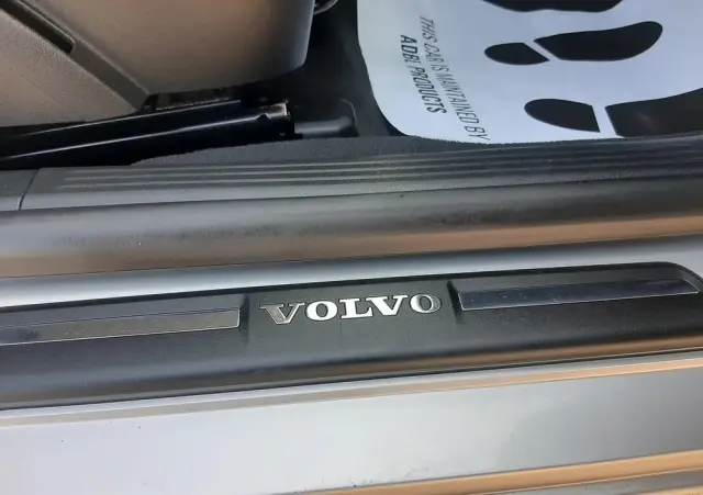 VOLVO V40 D2
