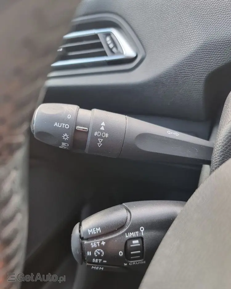 PEUGEOT 308 1.2 PureTech GPF Active Pack Business S&S