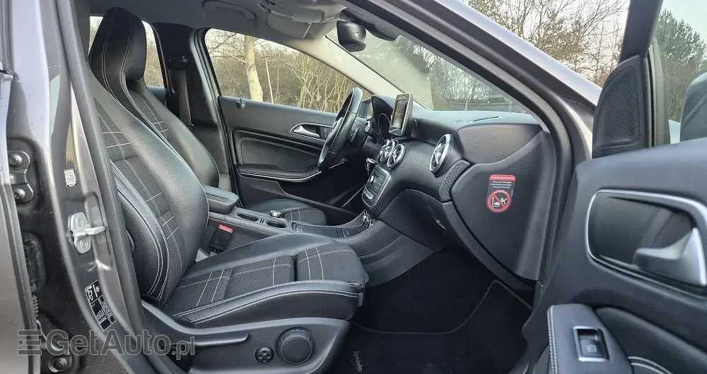 MERCEDES-BENZ Klasa A 180 7G-DCT Urban