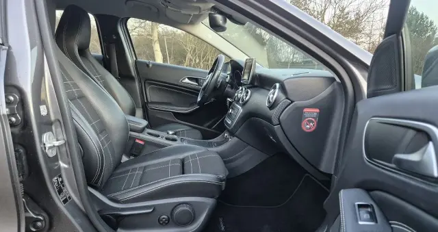 MERCEDES-BENZ Klasa A 180 7G-DCT Urban