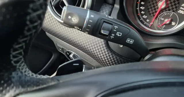 MERCEDES-BENZ Klasa A 180 7G-DCT Urban