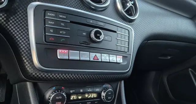 MERCEDES-BENZ Klasa A 180 7G-DCT Urban