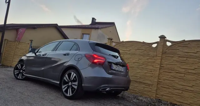 MERCEDES-BENZ Klasa A 180 7G-DCT Urban