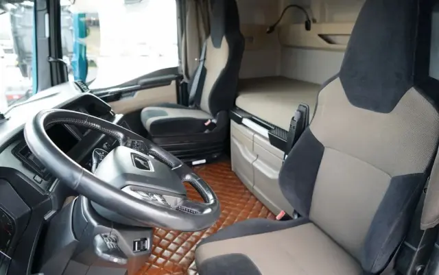 MAN TGX 18.510 / GX / MEGA / RETARDER / NAVI / LOW DECK 