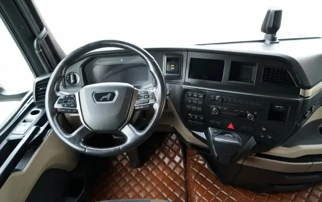 MAN TGX 18.510 / GX / MEGA / RETARDER / NAVI / LOW DECK 